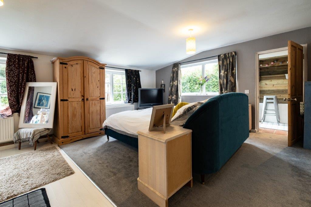 19B ANNEXE BEDROOM.jpg